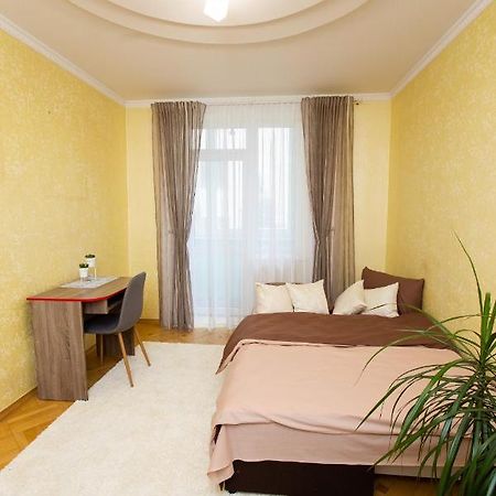 Центр. Вулиця Липова. 3 Кімнати Apartment Ternopil Luaran gambar